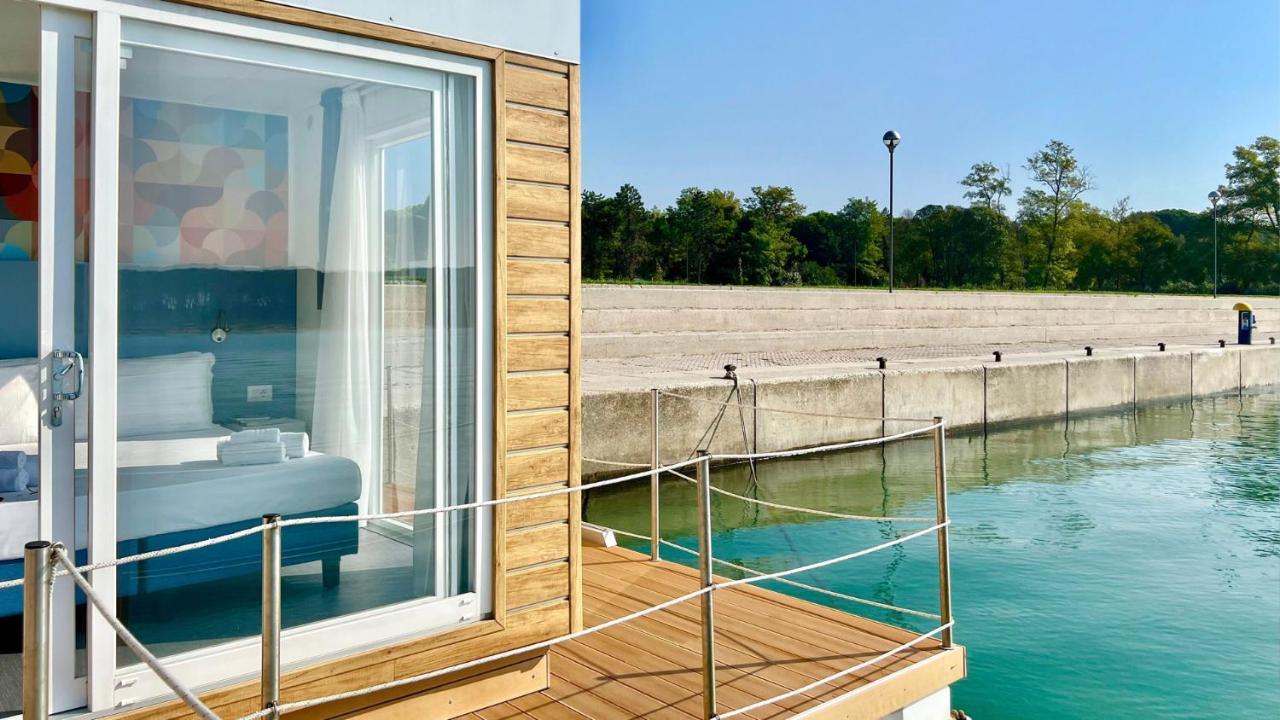 Marina Uno Floating Resort Lignano Sabbiadoro Extérieur photo